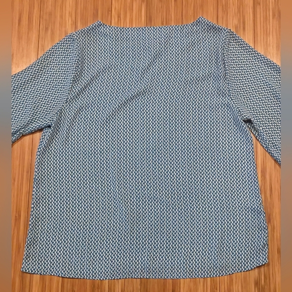 NWOT English Laundry Blue Patterned Top - Picture 8 of 8